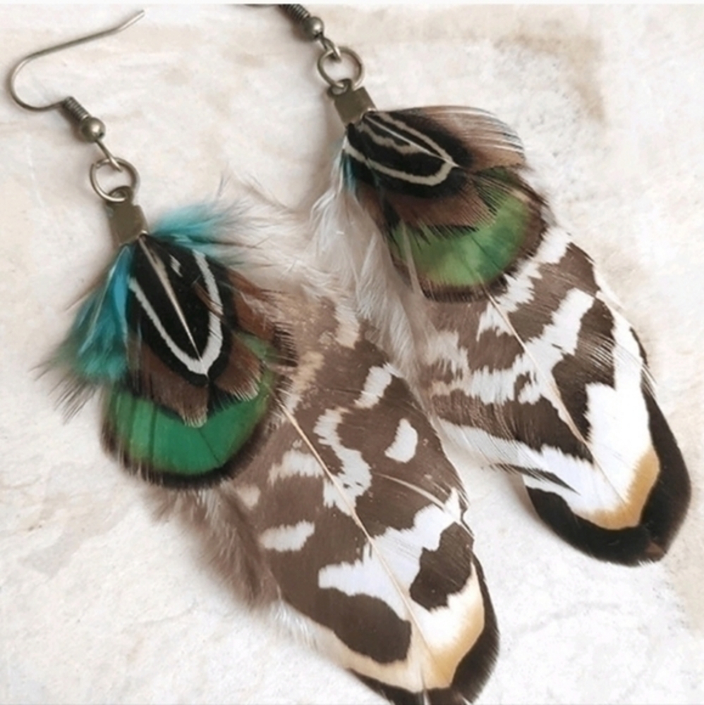 MODCLOTH BOHO FEATHER EARRINGS
